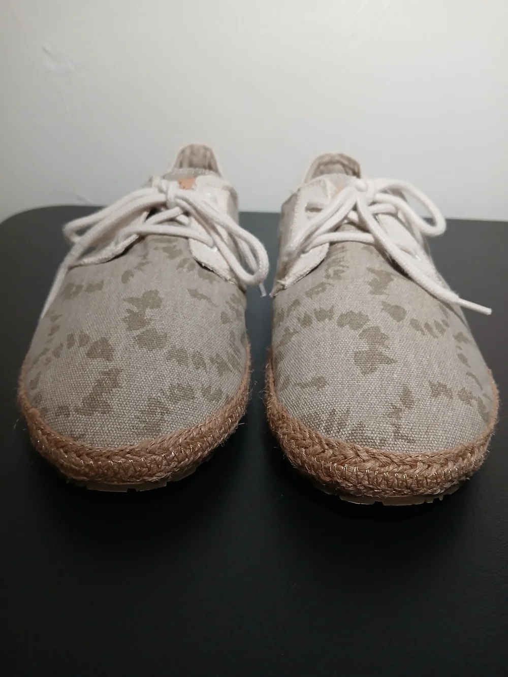 Sanuk Men's Beige Patterned Canvas Lace-Up Boat Shoes Sz. US 9